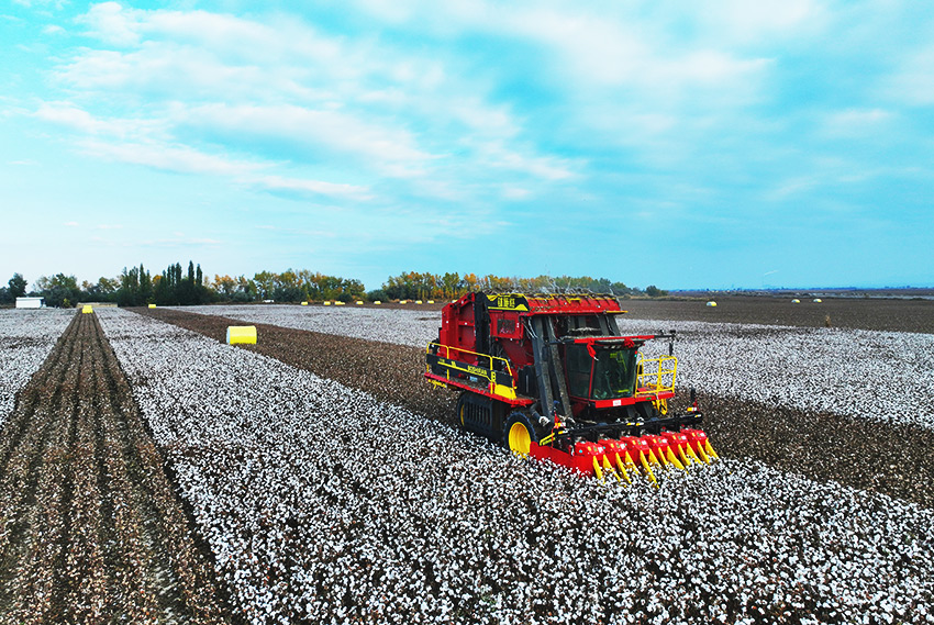 mg冰球突破豪华版4MZD-6C/6D型自走式圆捆打包棉花收获机